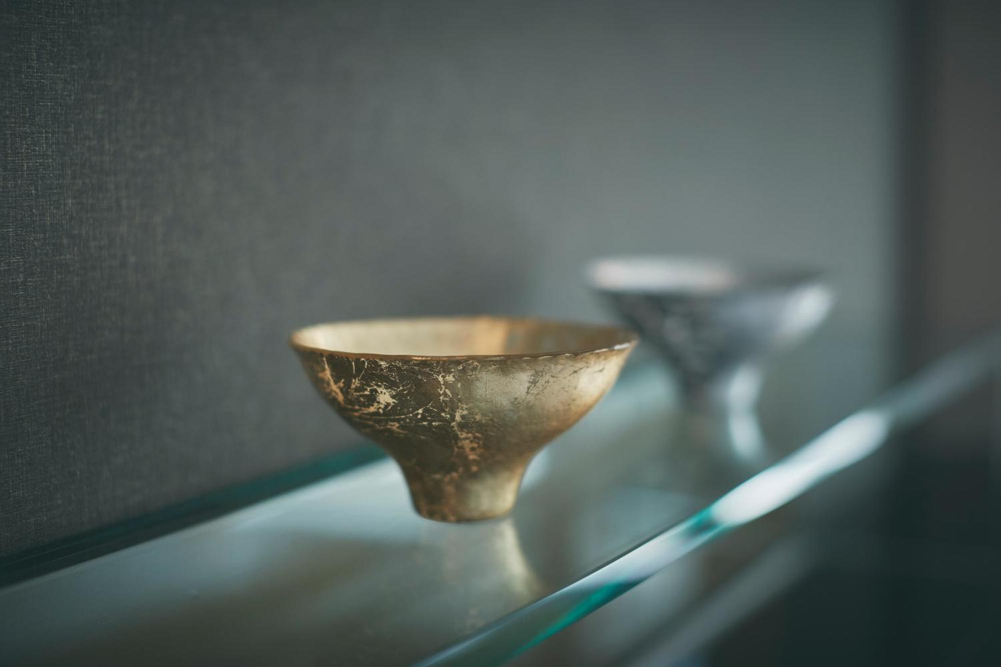 Hotel New Otani Осака Екстер'єр фото A golden cup from the tomb of King Tutankhamun