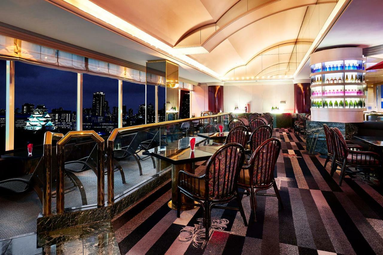 Hotel New Otani Осака Екстер'єр фото The bar at the 39th floor